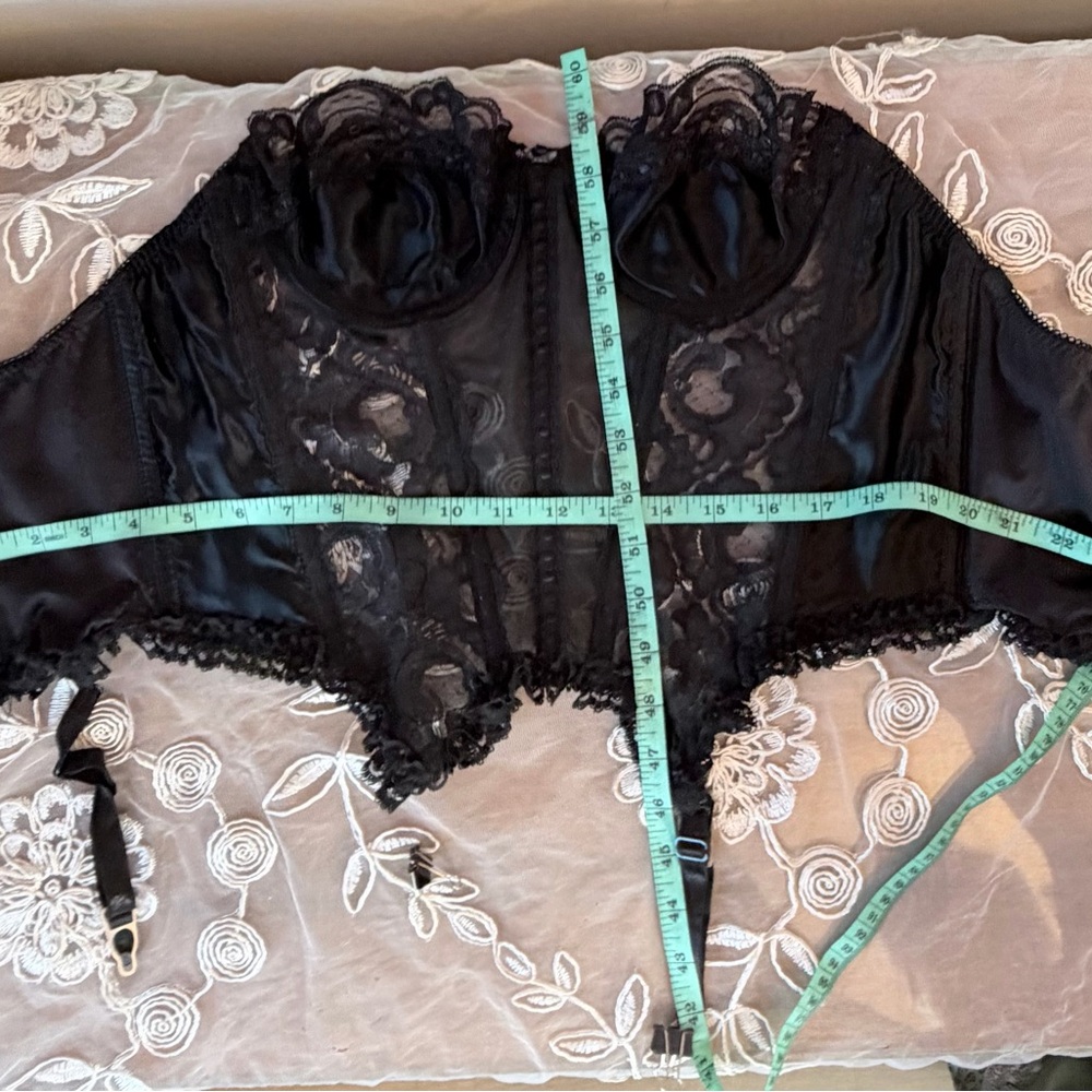 Frederick's of Hollywood 34C Black Lace Bustier - Picture 12 of 12